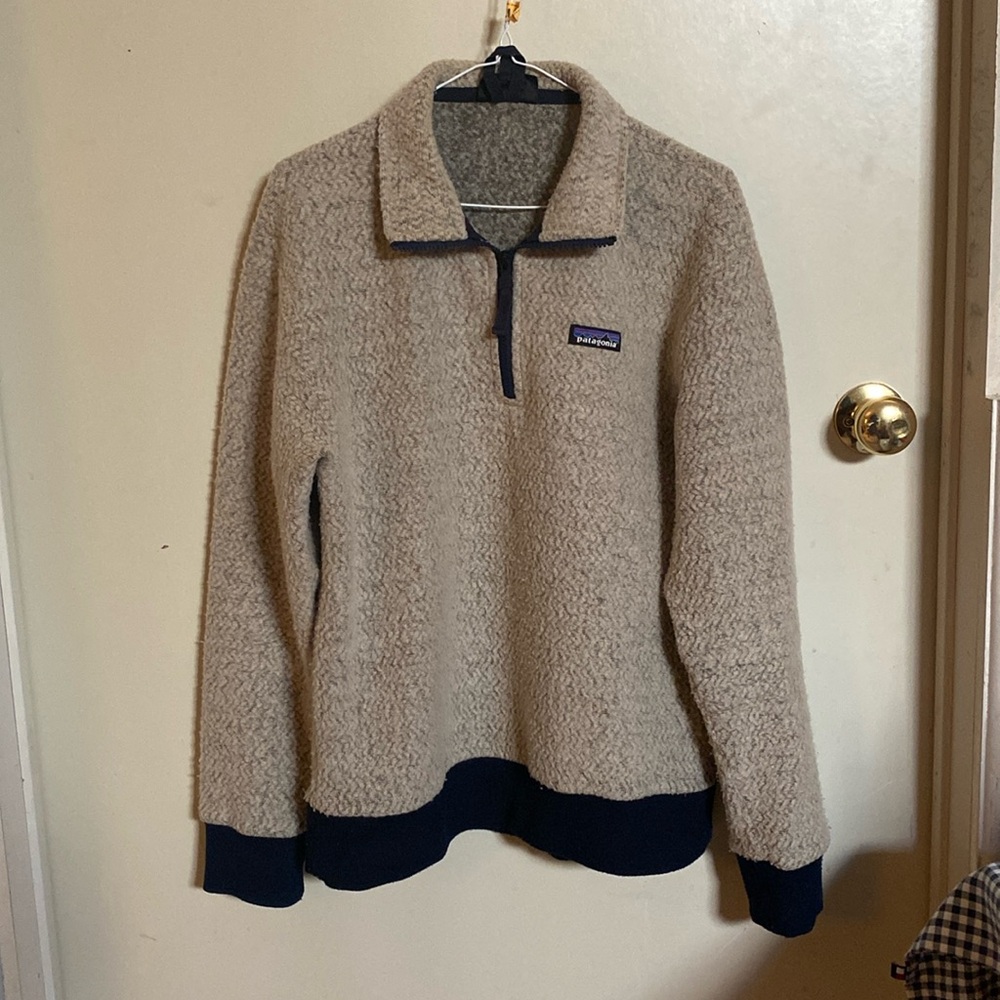 Patagonia ‘oat’ wool quarter zip. Size small, minor wear